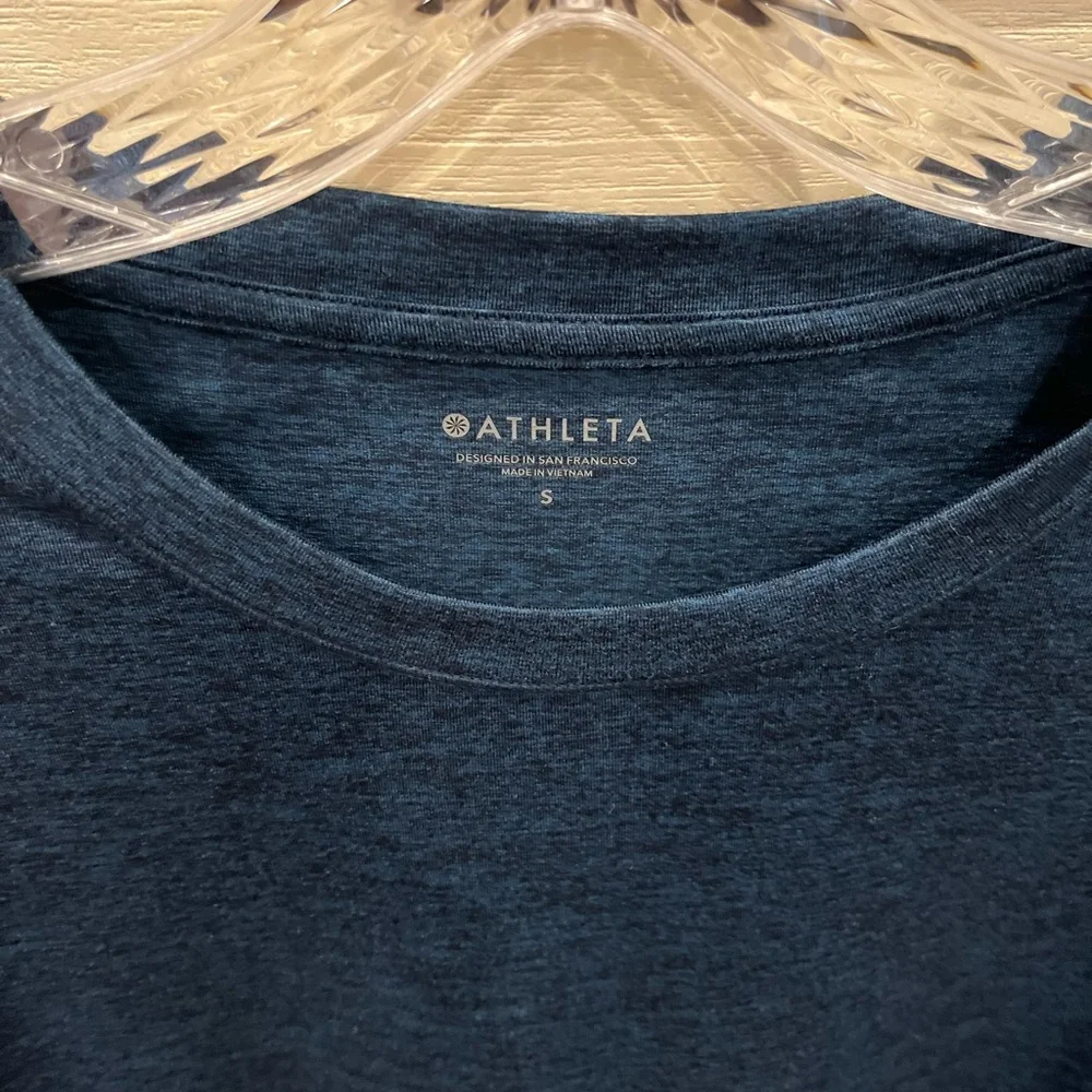 Athleta Uptempo Long Sleeve Top Size Small - Picture 3 of 3